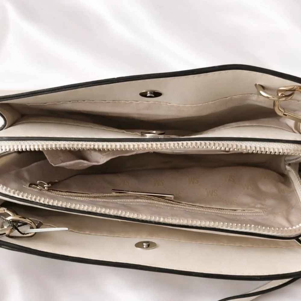 NWT Steve Madden Cream Crossbody Bag with SM Logo - Picture 2 of 2